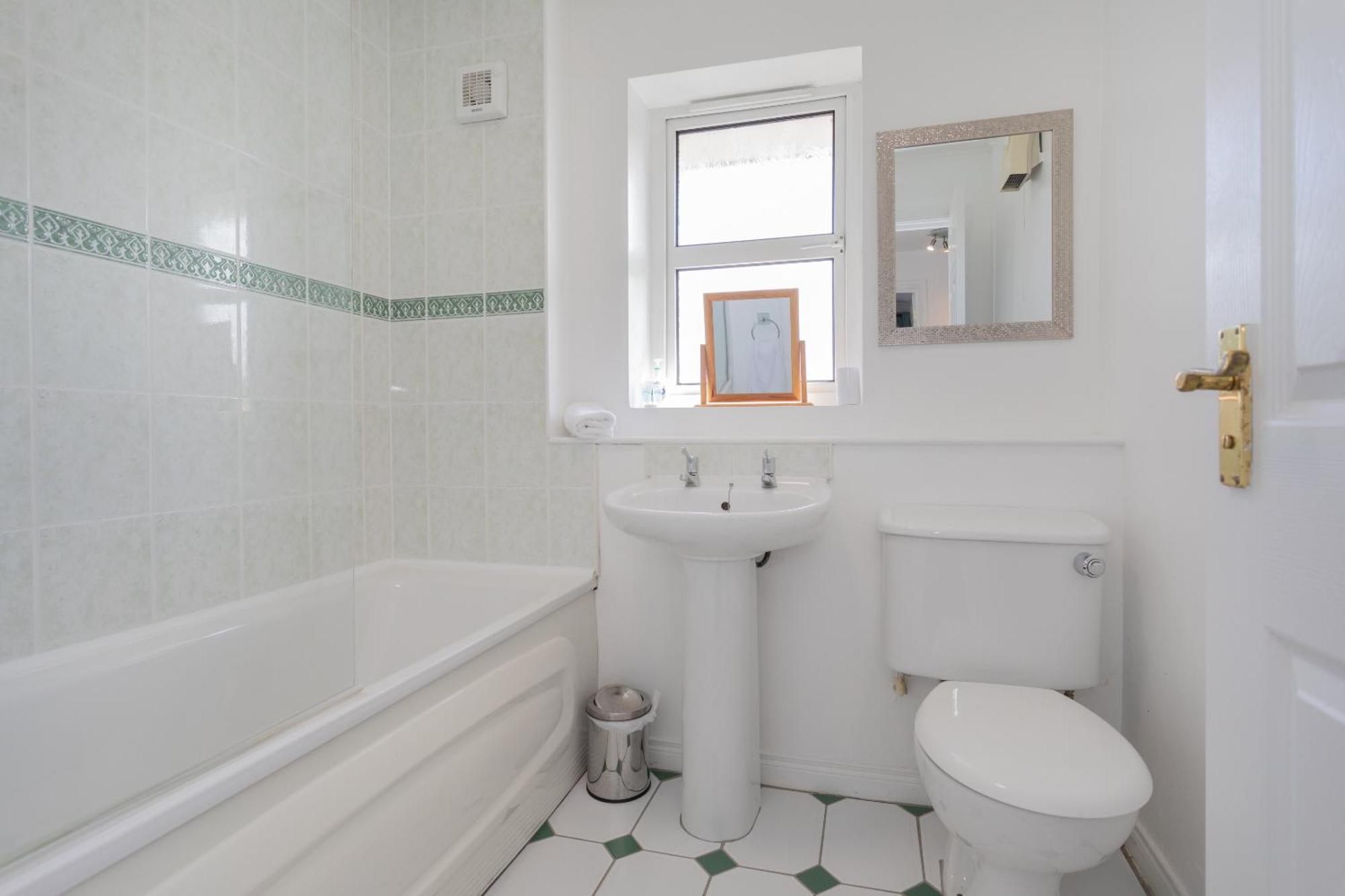 Ardenlee - Stylish 3 Bed Apt Close To City, Parking And Wifi Belfast Exterior foto